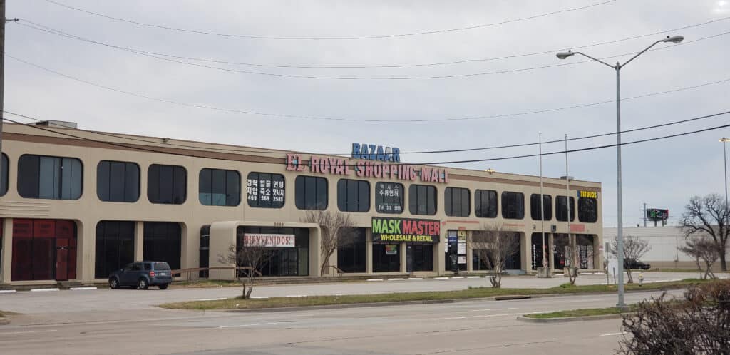 El Royal Shopping Mall contains several Korean businesses and is located in the Dallas Koreatown area.